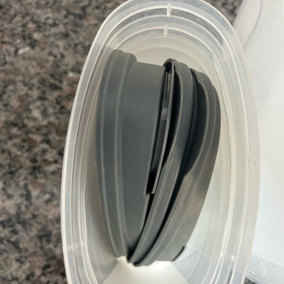 Clear Plastic Storage Containers x5 - Picture 2 of 6